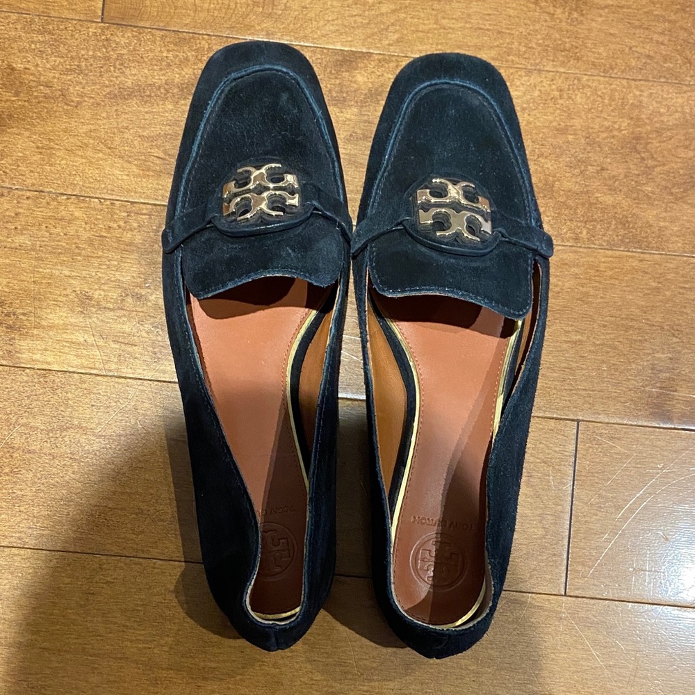 Tory Burch Black Loafers with Gold Emblem